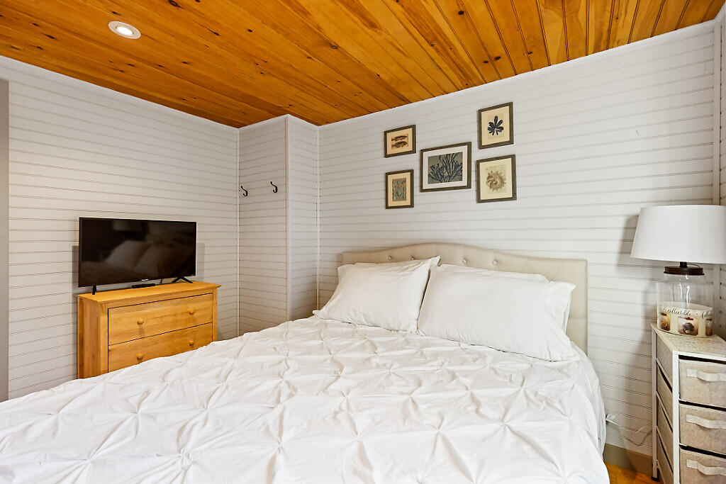 38 Jacoby Lane Searsport ME 04974