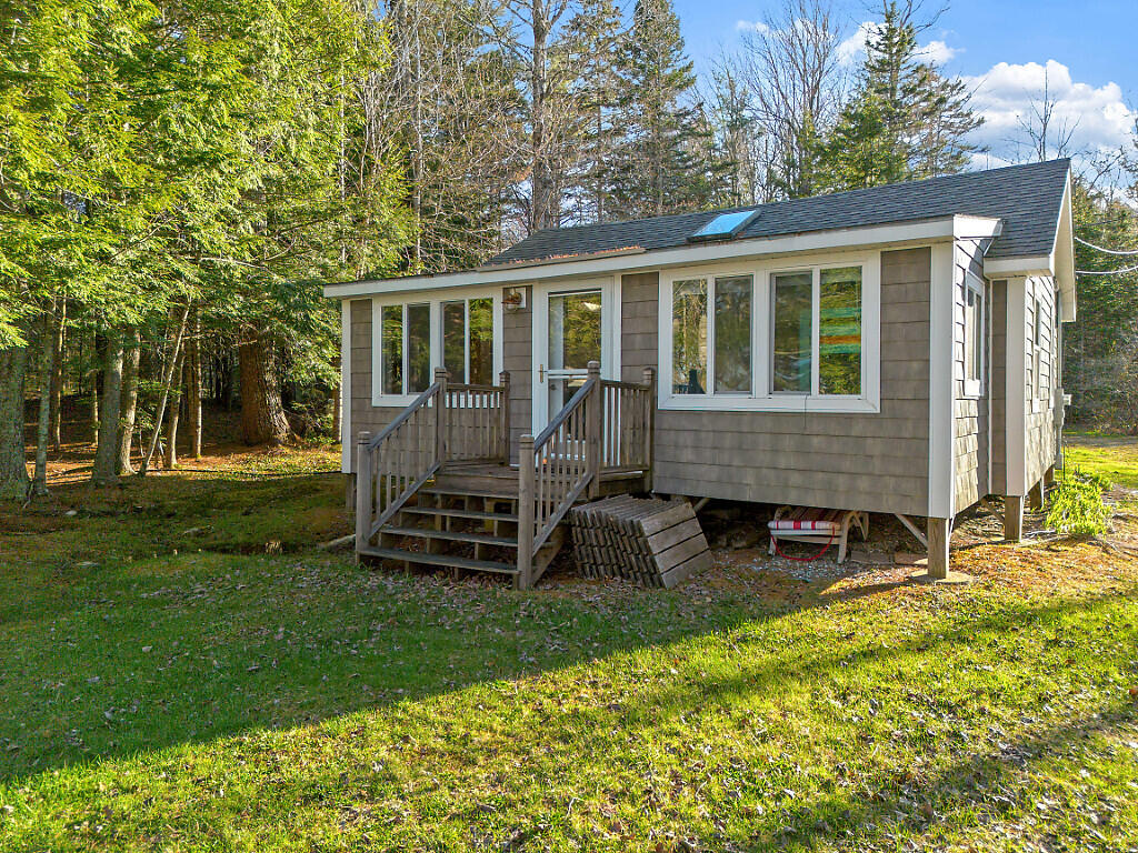 38 Jacoby Lane Searsport ME 04974