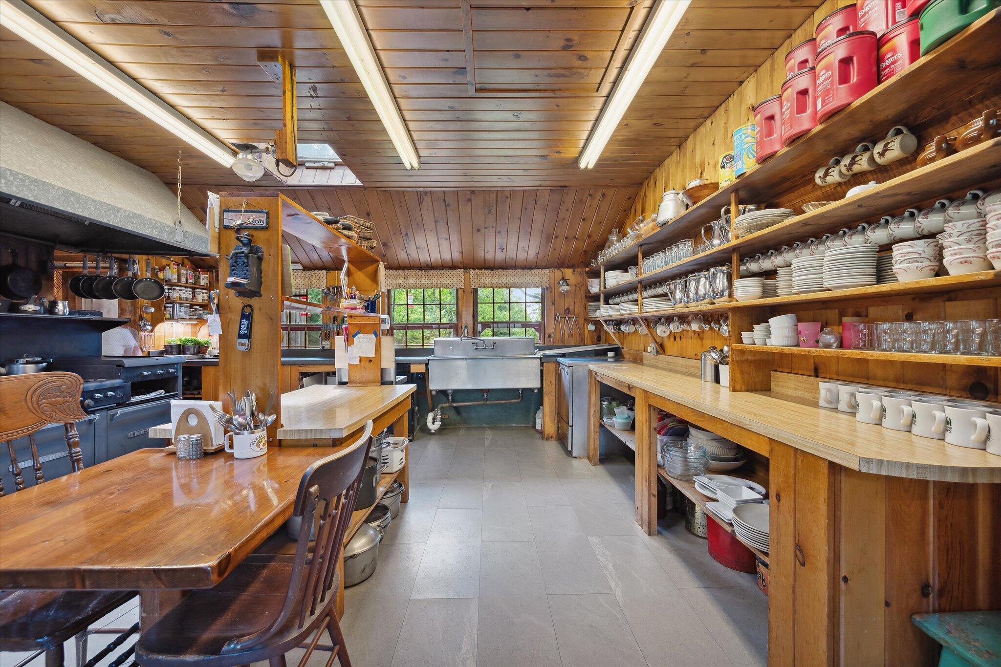 0 Bradford Camps, Munsungan Lake T8 R10 Wels ME 04732