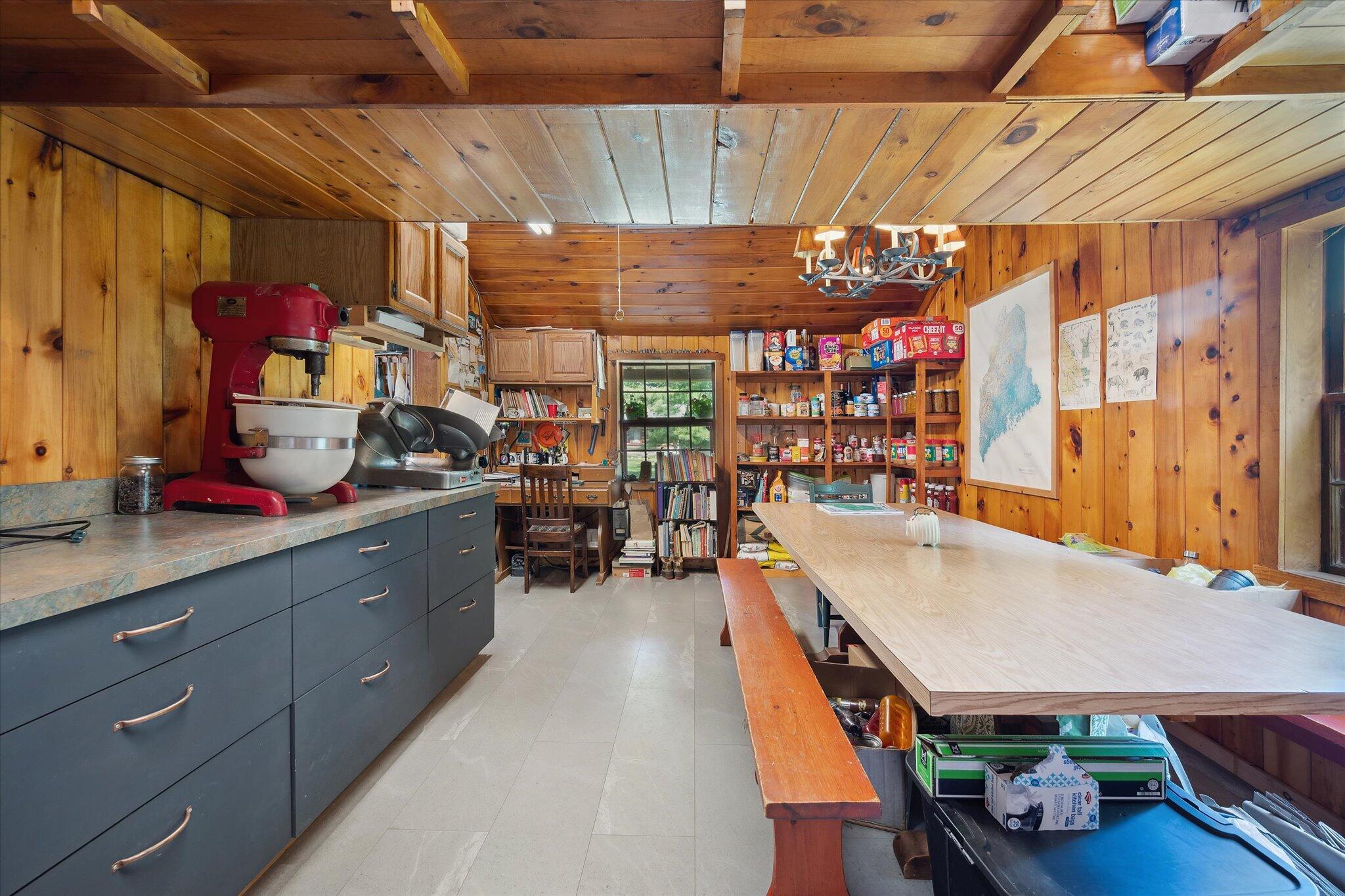 0 Bradford Camps, Munsungan Lake T8 R10 Wels ME 04732