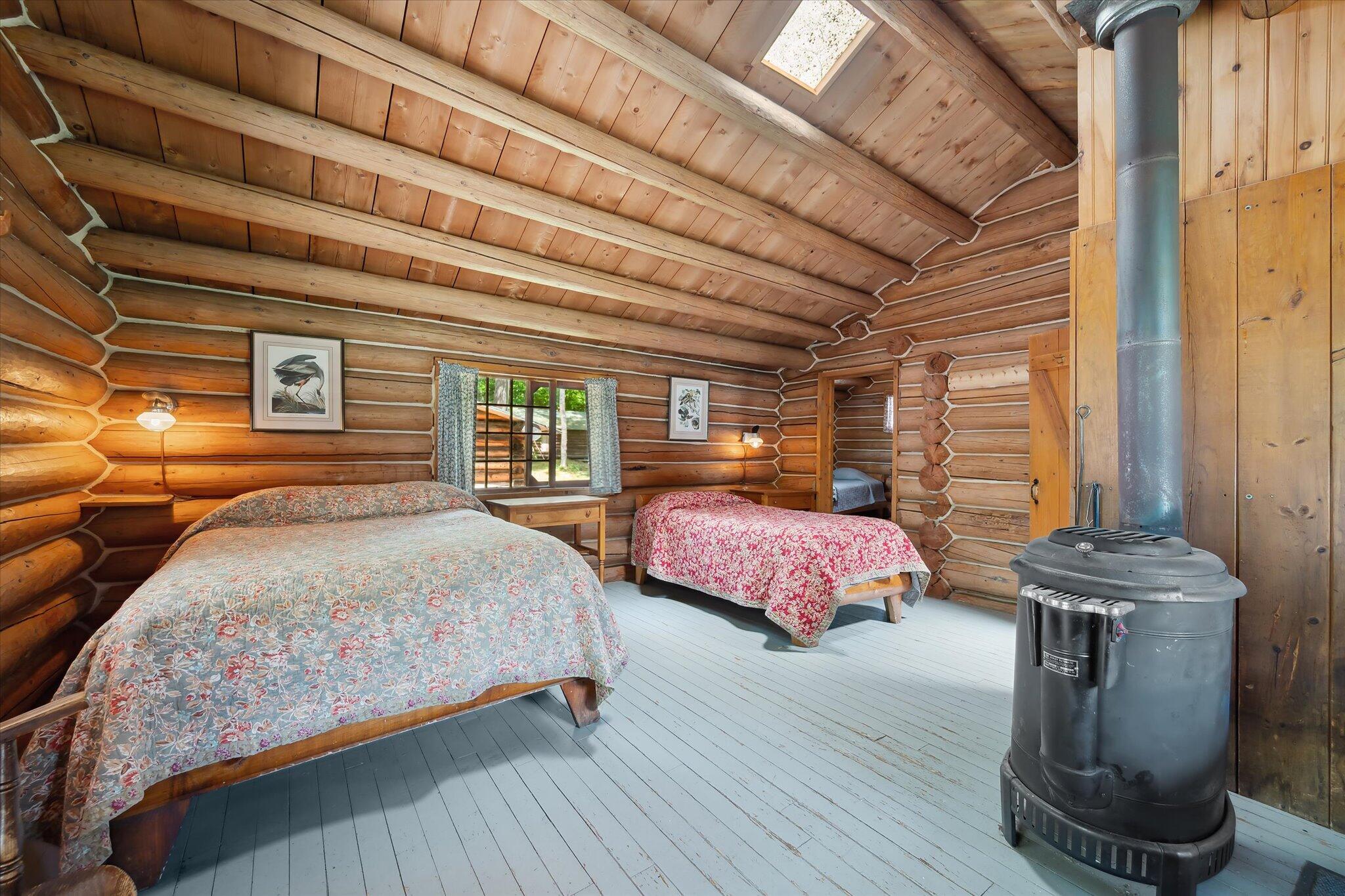 0 Bradford Camps, Munsungan Lake T8 R10 Wels ME 04732