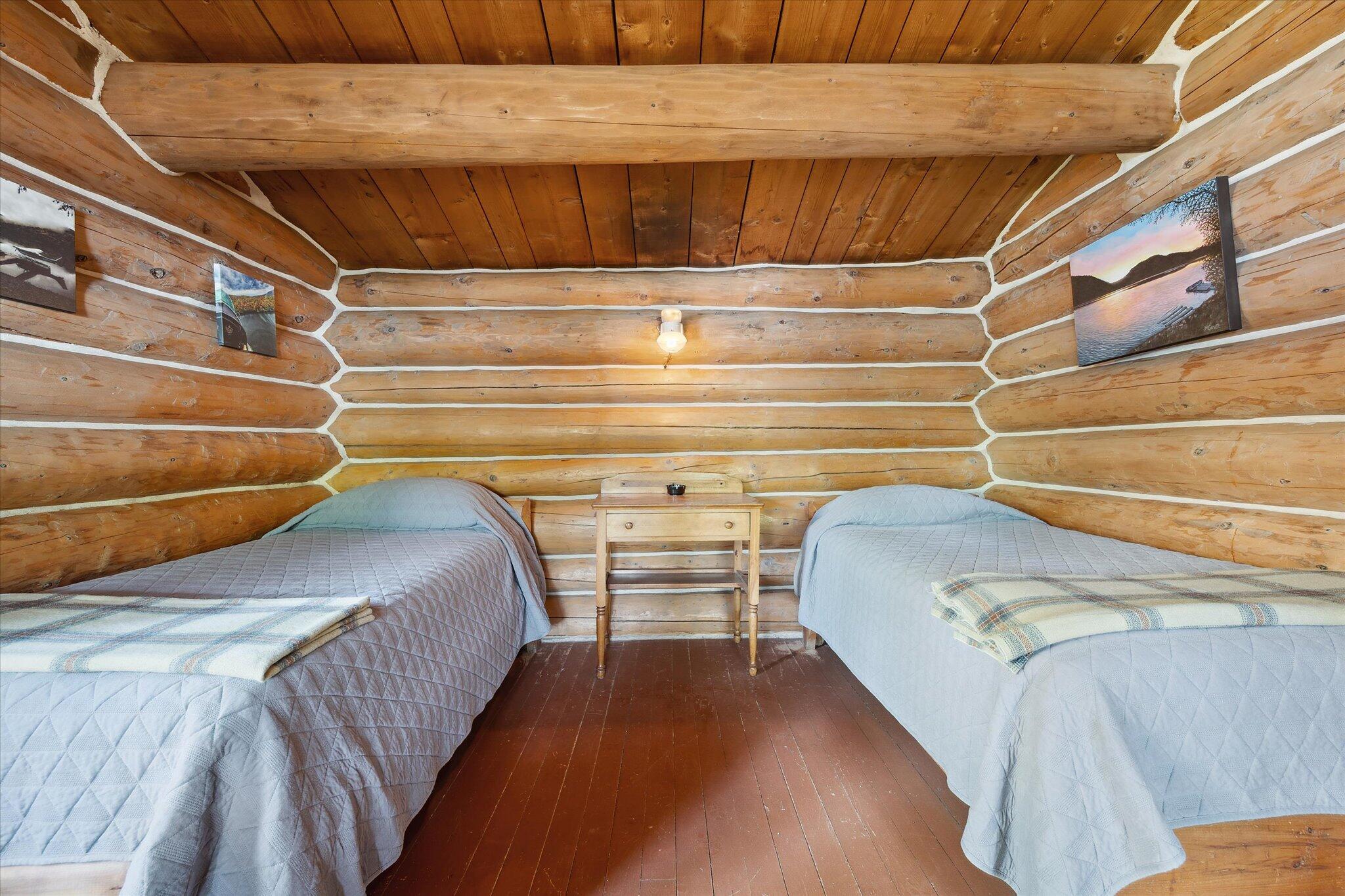 0 Bradford Camps, Munsungan Lake T8 R10 Wels ME 04732