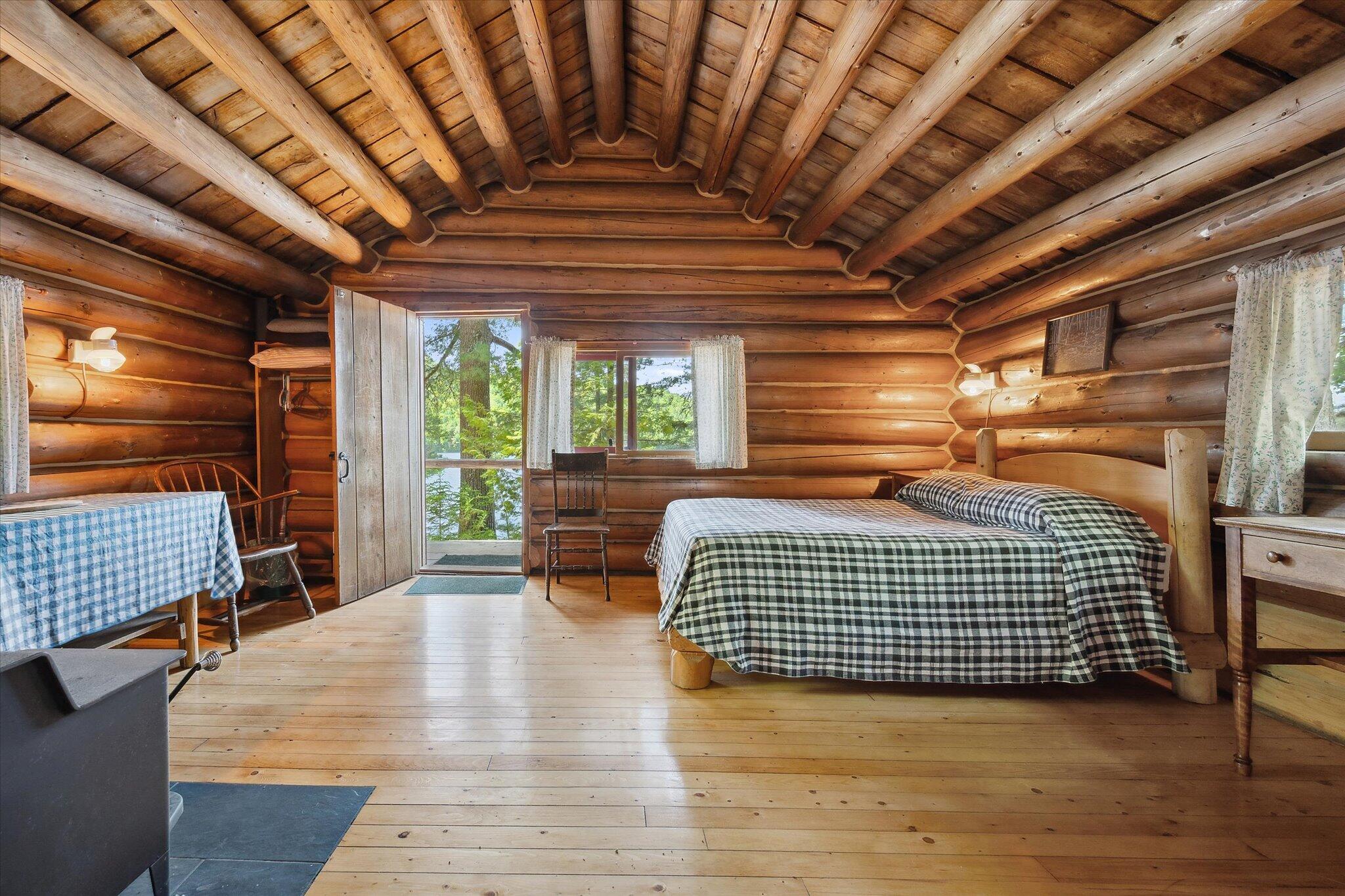 0 Bradford Camps, Munsungan Lake T8 R10 Wels ME 04732