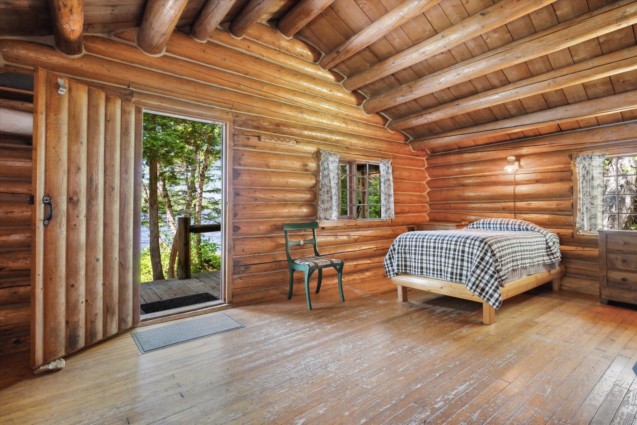 0 Bradford Camps, Munsungan Lake T8 R10 Wels ME 04732