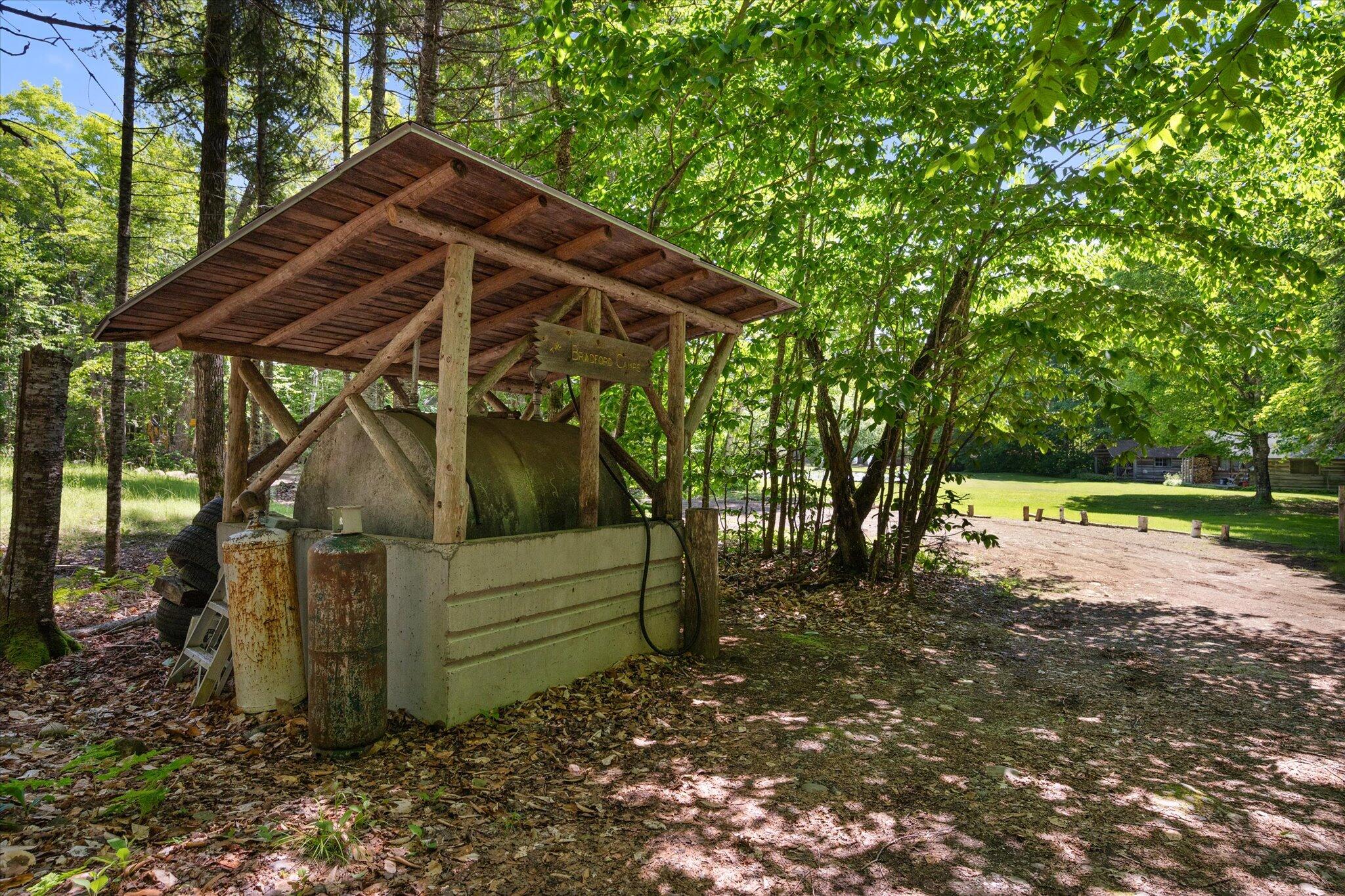 0 Bradford Camps, Munsungan Lake T8 R10 Wels ME 04732