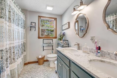 317 Cross Road Cushing ME 04563