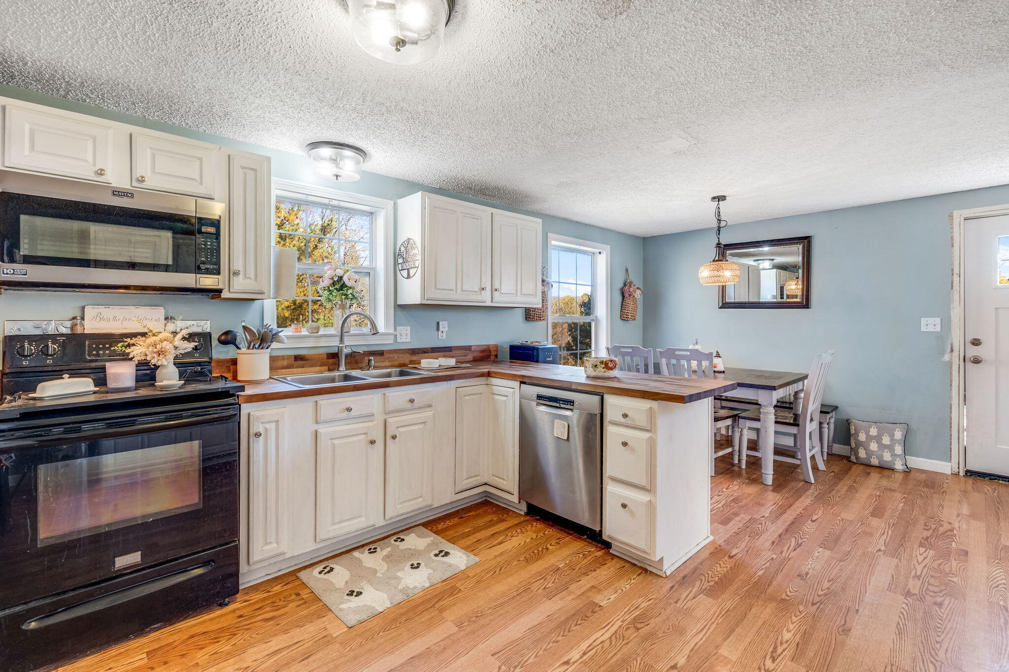 317 Cross Road Cushing ME 04563