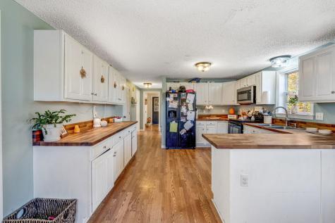 317 Cross Road Cushing ME 04563