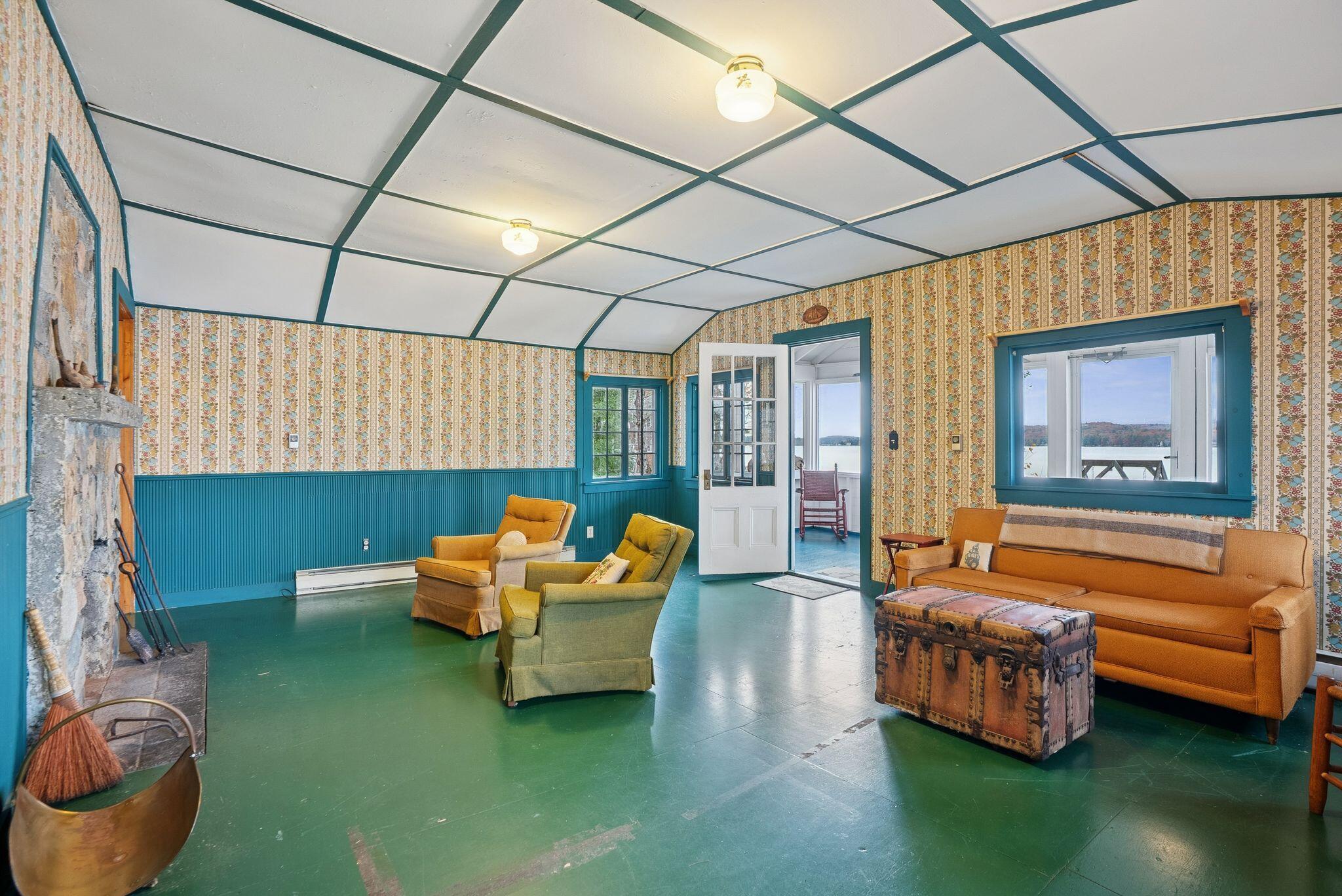 16 Breezy Point Road Naples ME 04055