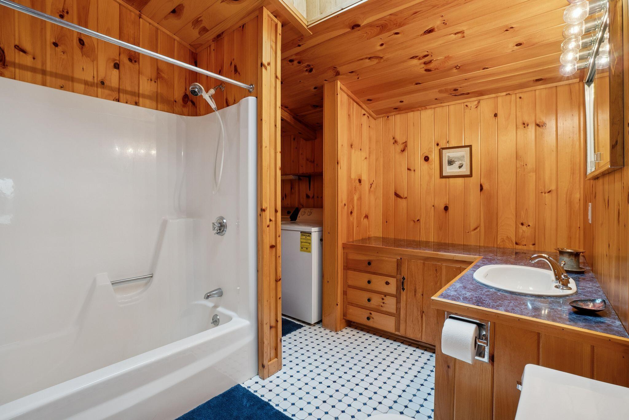 16 Breezy Point Road Naples ME 04055