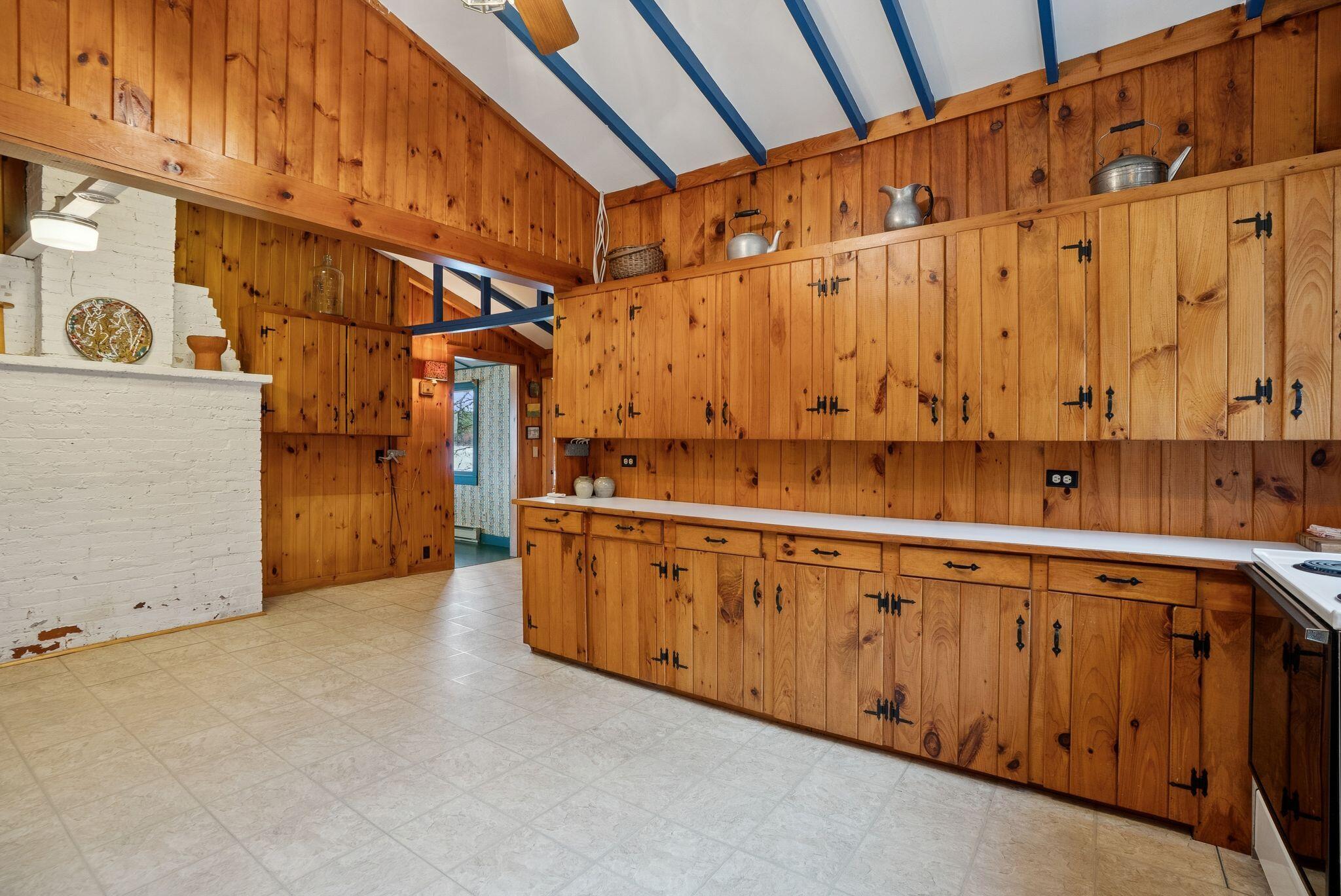 16 Breezy Point Road Naples ME 04055