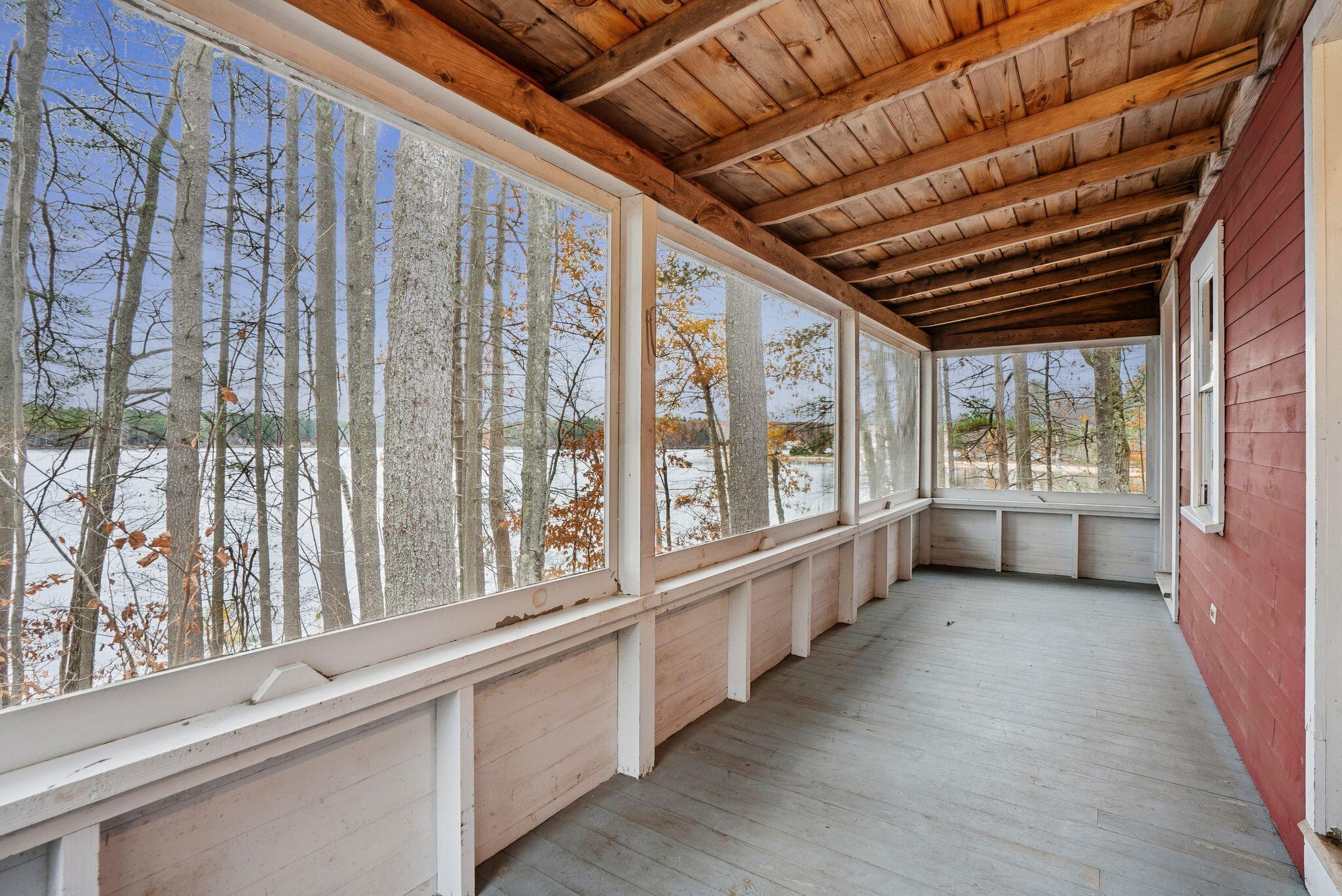 16 Breezy Point Road Naples ME 04055