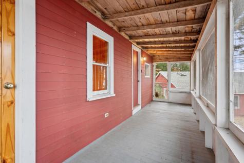 16 Breezy Point Road Naples ME 04055