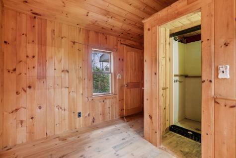 16 Breezy Point Road Naples ME 04055