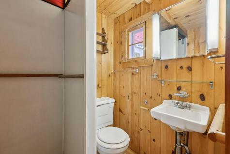 16 Breezy Point Road Naples ME 04055