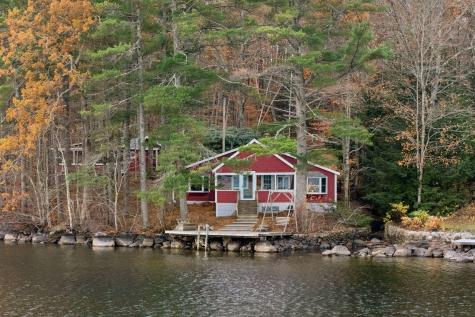 16 Breezy Point Road Naples ME 04055