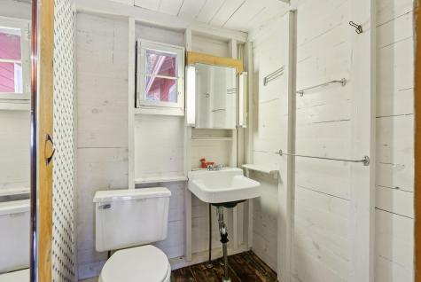 16 Breezy Point Road Naples ME 04055