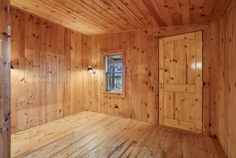 16 Breezy Point Road Naples ME 04055