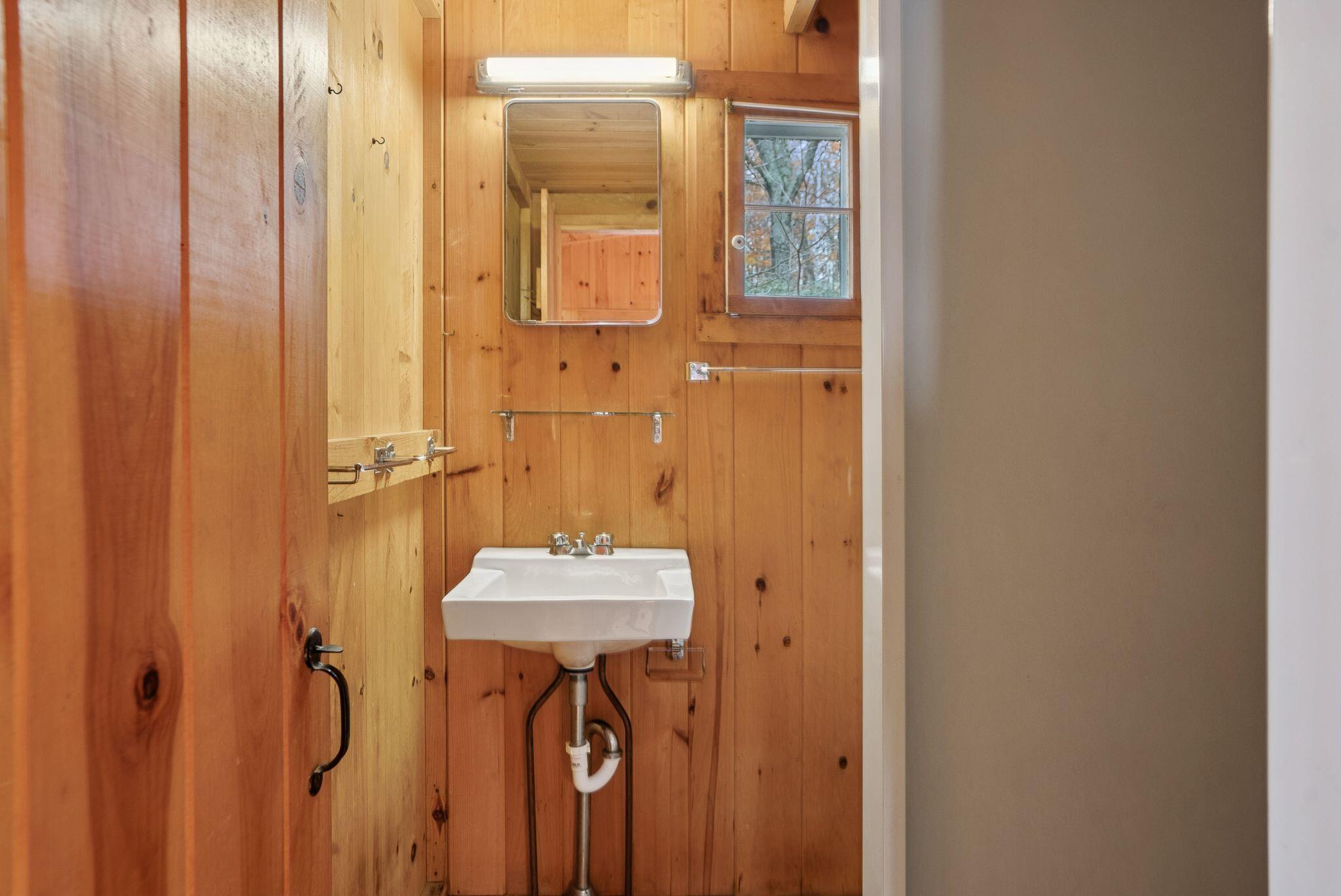 16 Breezy Point Road Naples ME 04055