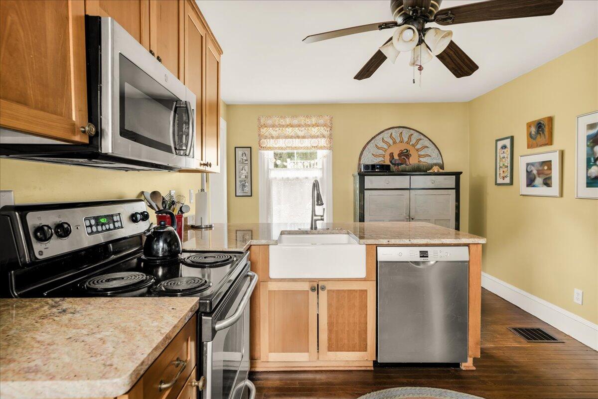 23 Commercial Street Belfast ME 04915