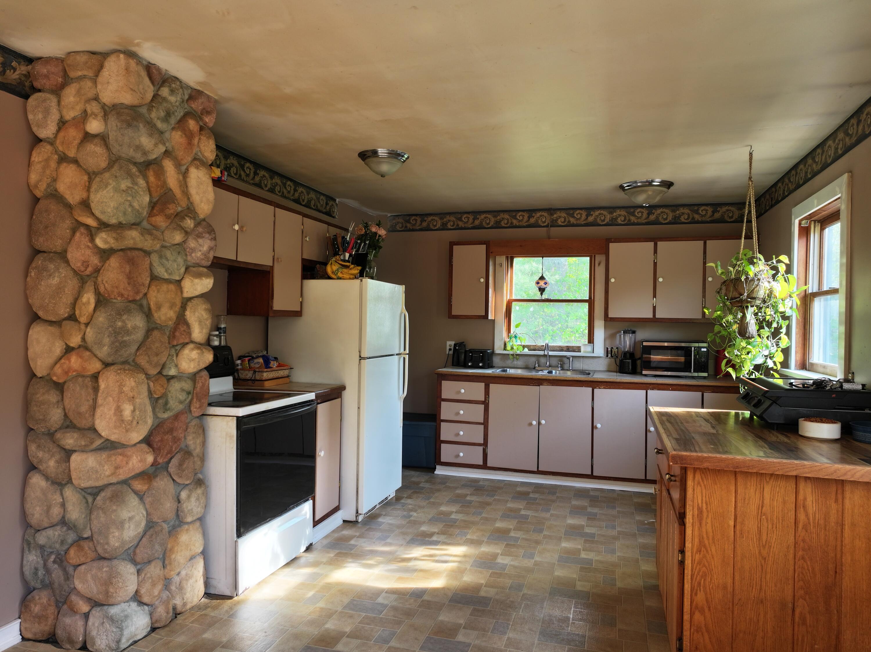 2120 Hallowell Road Litchfield ME 04350