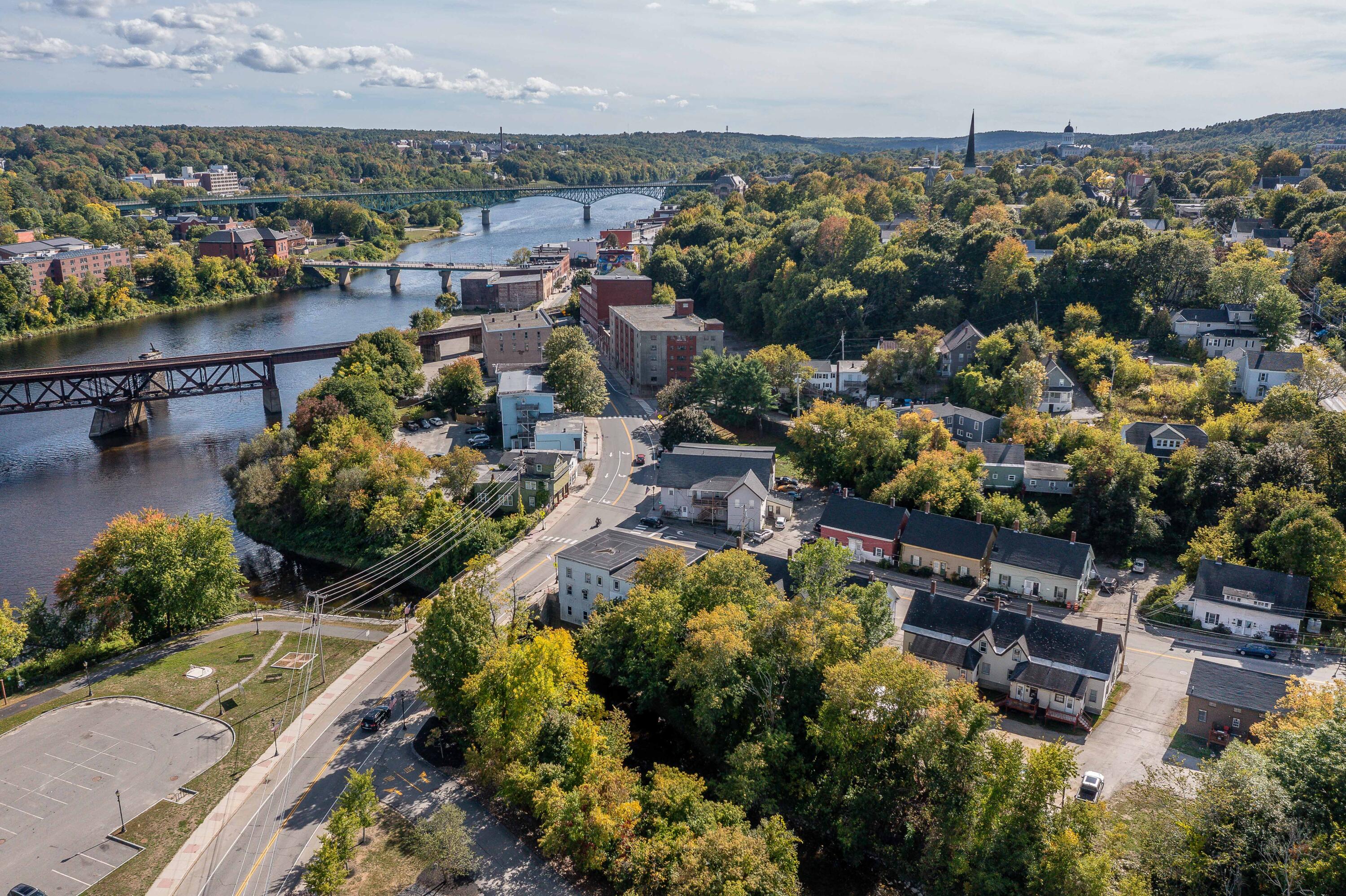 25 Bond Street Augusta ME 04330