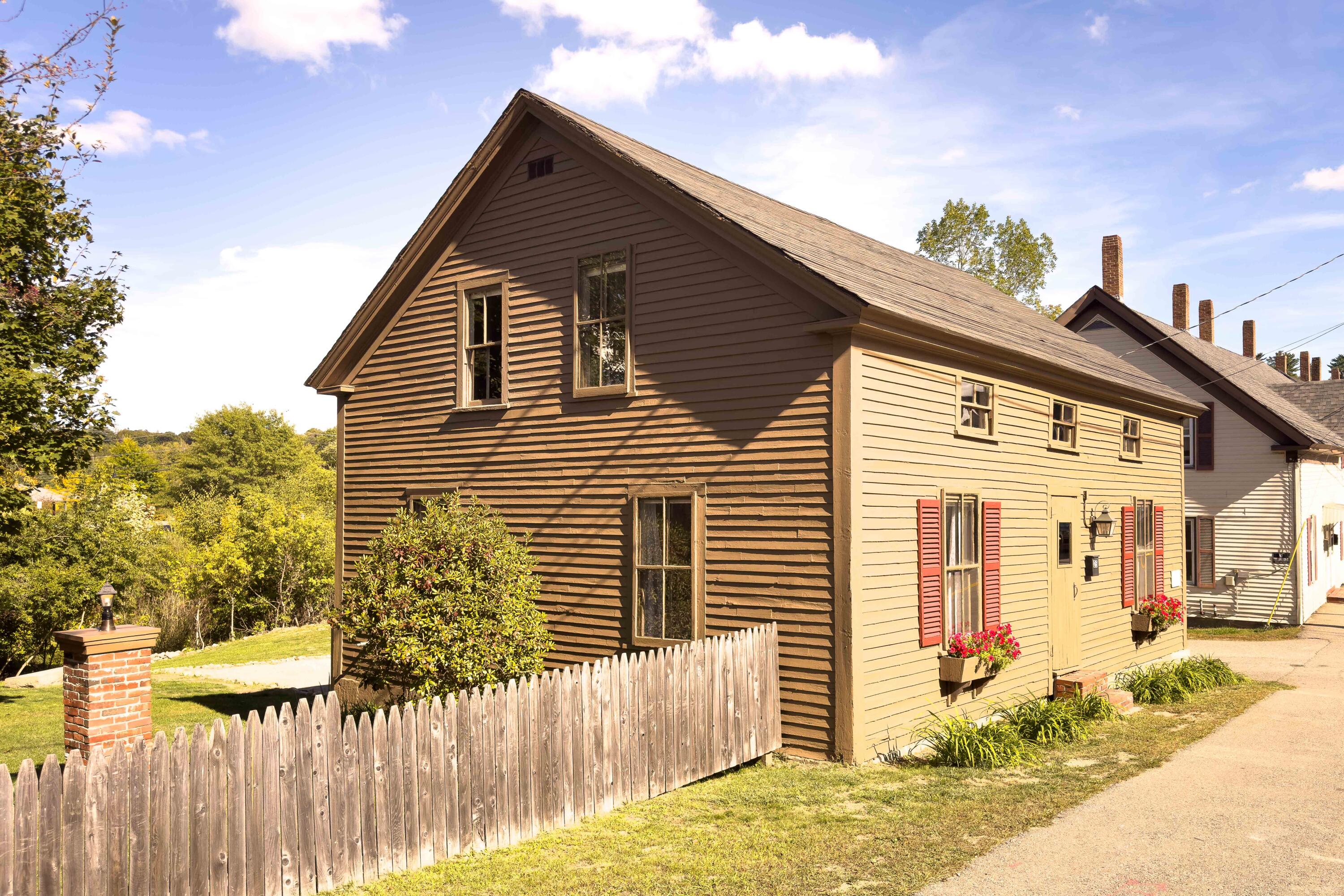 25 Bond Street Augusta ME 04330