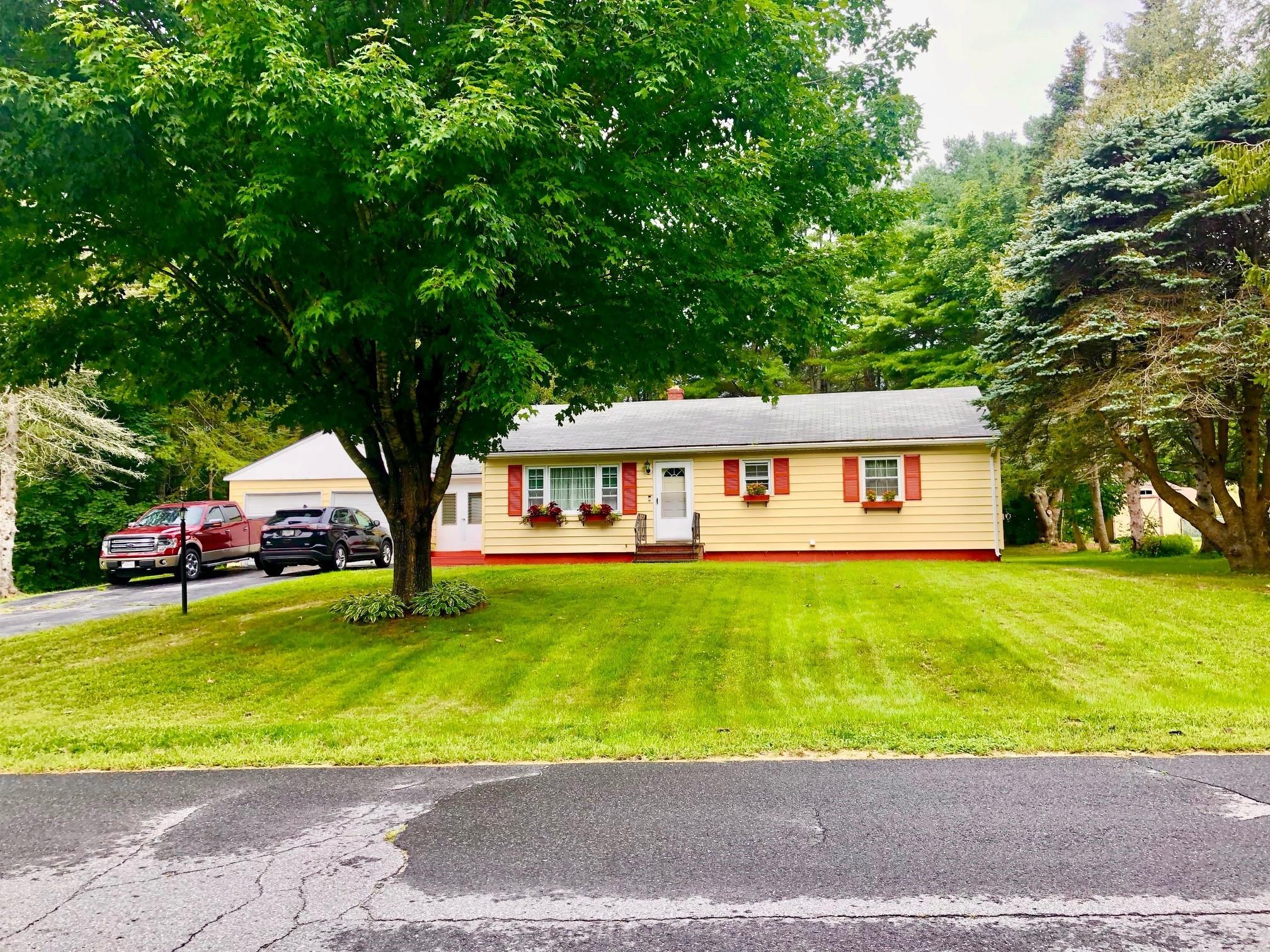 40 Woodridge Drive Manchester ME 04351