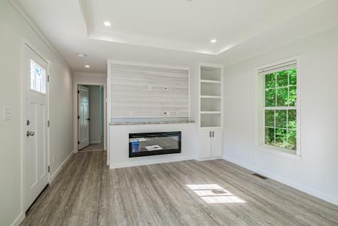 2 Laurik Lane Naples ME 04055