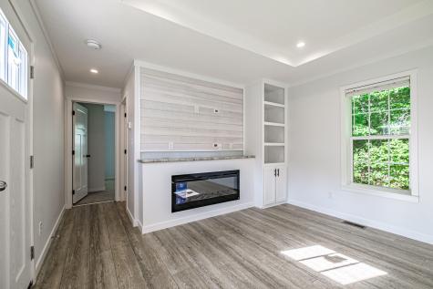 2 Laurik Lane Naples ME 04055