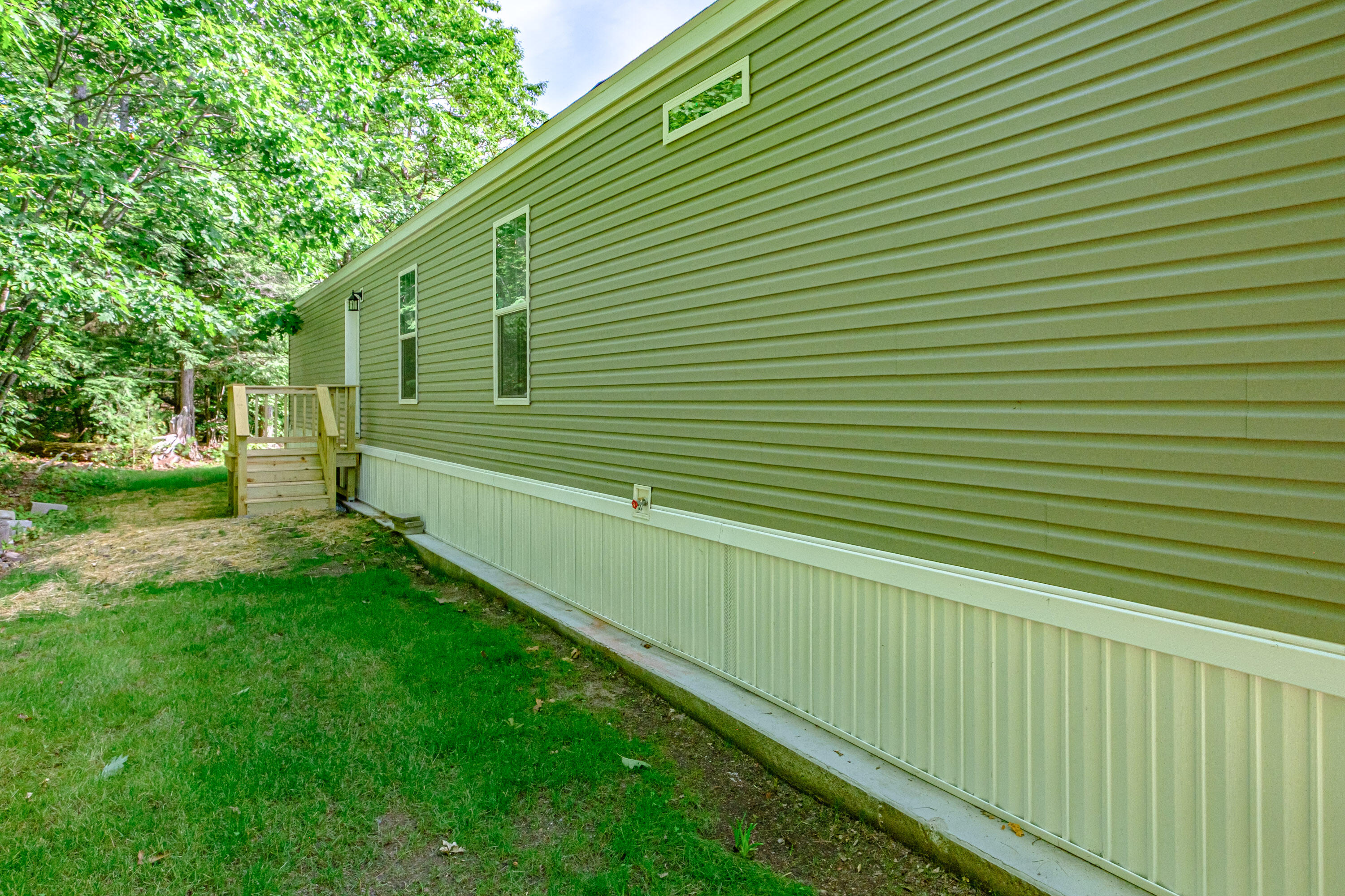 2 Laurik Lane Naples ME 04055