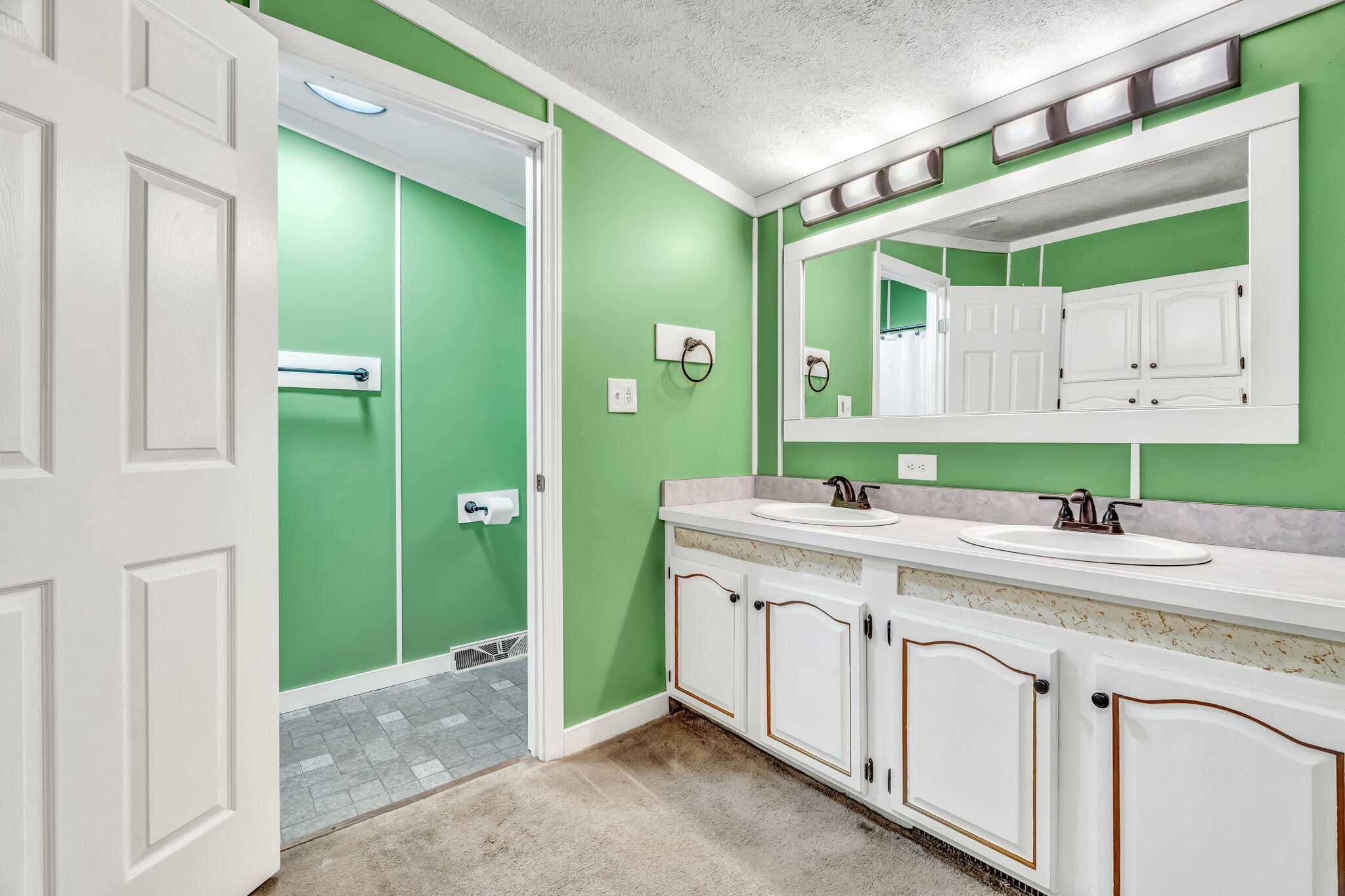 1292 Middle Road Woolwich ME 04579