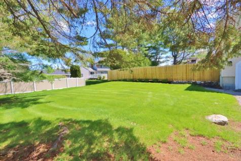 16 Willow Way Brewer ME 04412