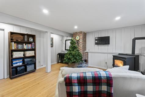 34 Sand Hill Road Wiscasset ME 04578