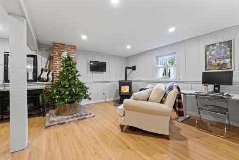 34 Sand Hill Road Wiscasset ME 04578