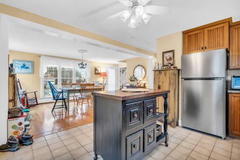 4 Wayne Circle Scarborough ME 04074