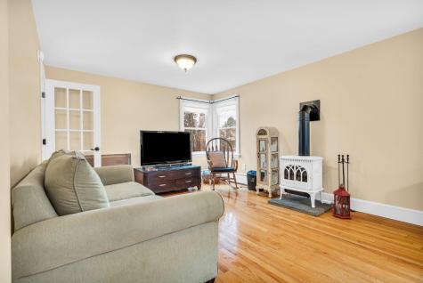 4 Wayne Circle Scarborough ME 04074