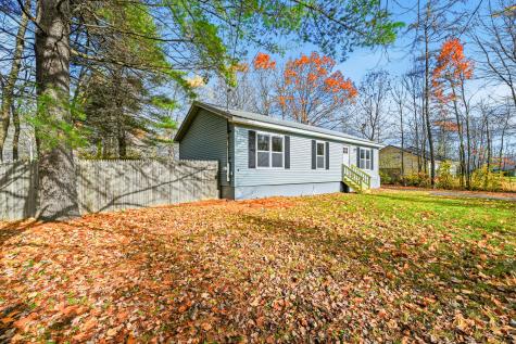 20 Spruce Street Newport ME 04953