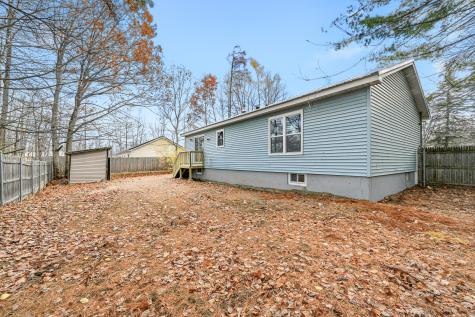 20 Spruce Street Newport ME 04953