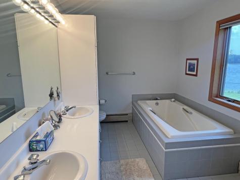 31 Deer Run Lamoine ME 04605