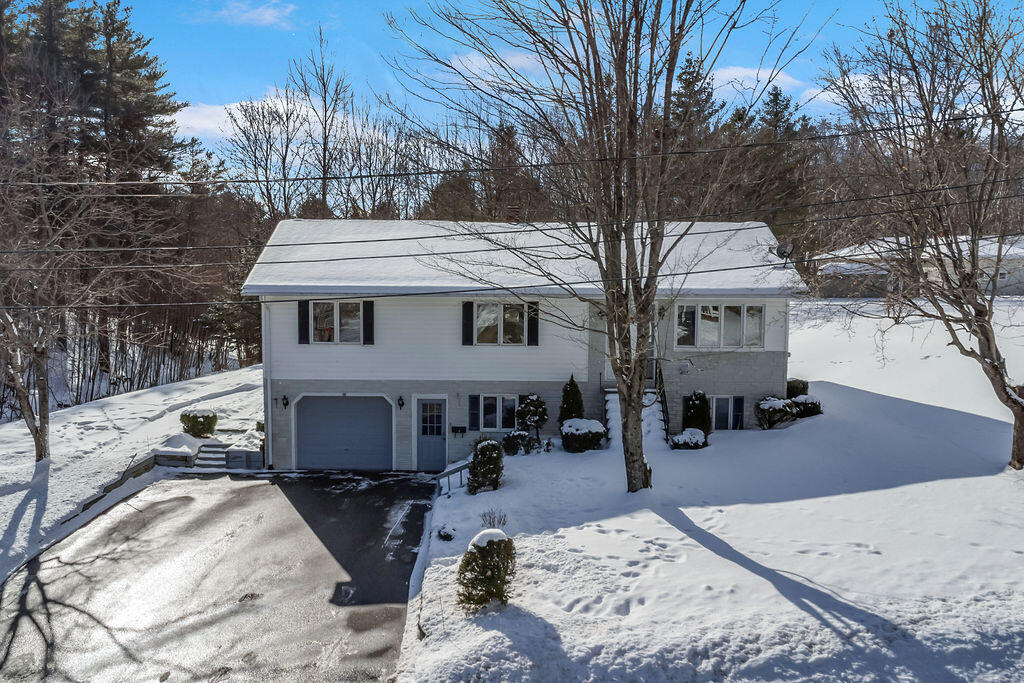 15 Morningside Street Lewiston ME 04240