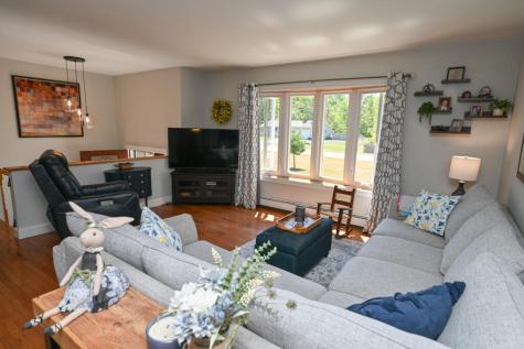 72 Nottingham Way Brewer ME 04412