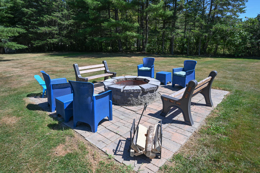 72 Nottingham Way Brewer ME 04412