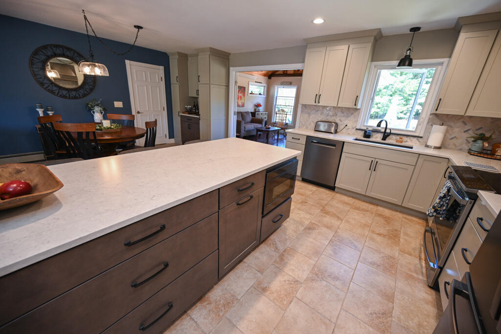 72 Nottingham Way Brewer ME 04412