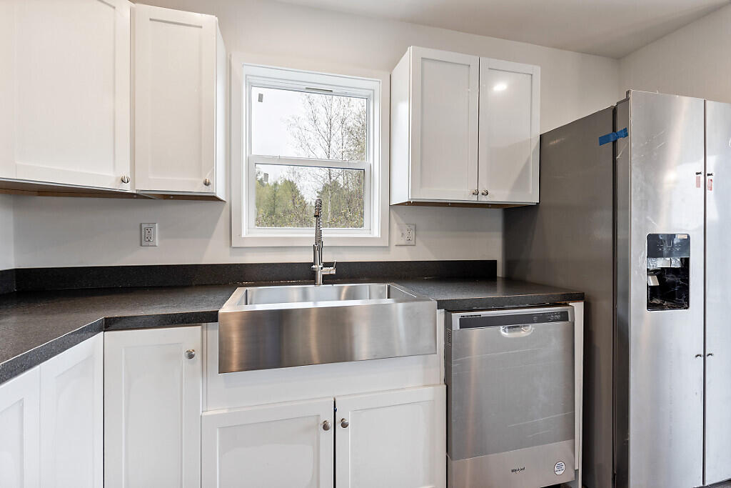 11 Cookson Road Burnham ME 04922