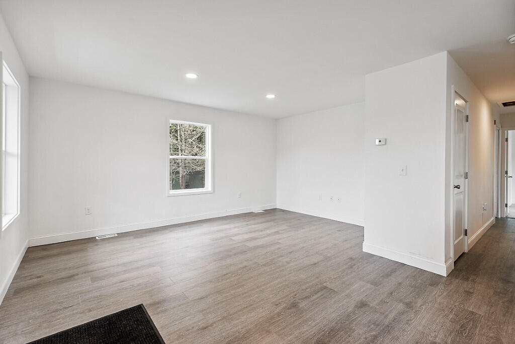 11 Cookson Road Burnham ME 04922