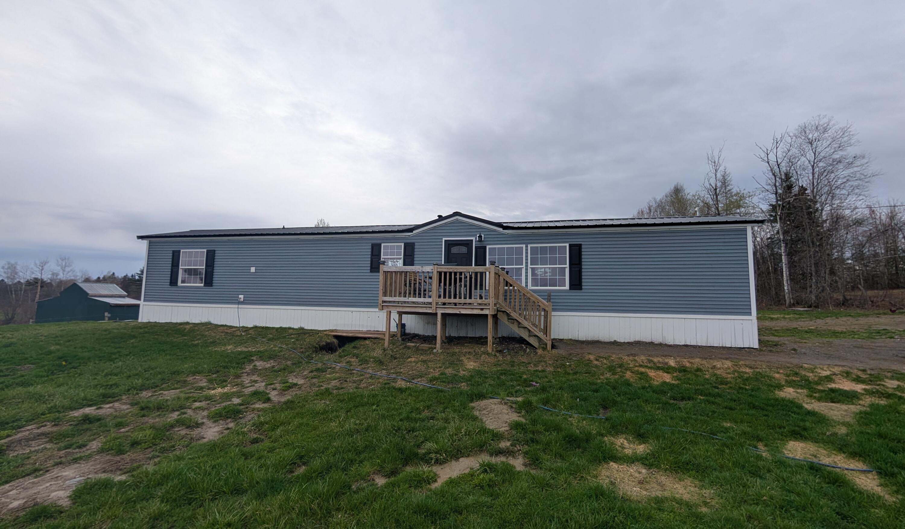 7 South Tasker Road Bradford ME 04410