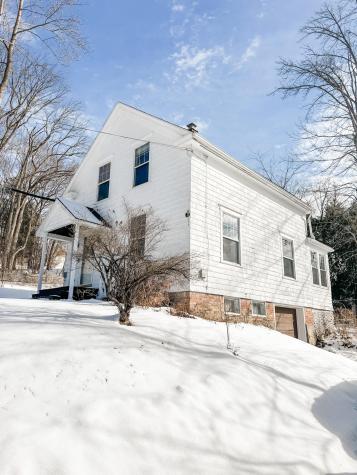 32 Baxter Avenue Auburn ME 04210