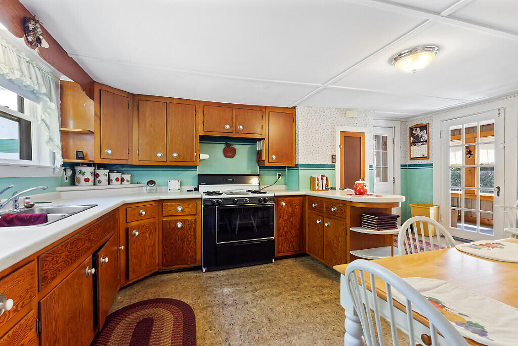 82 Quaker Hill Road Albion ME 04910