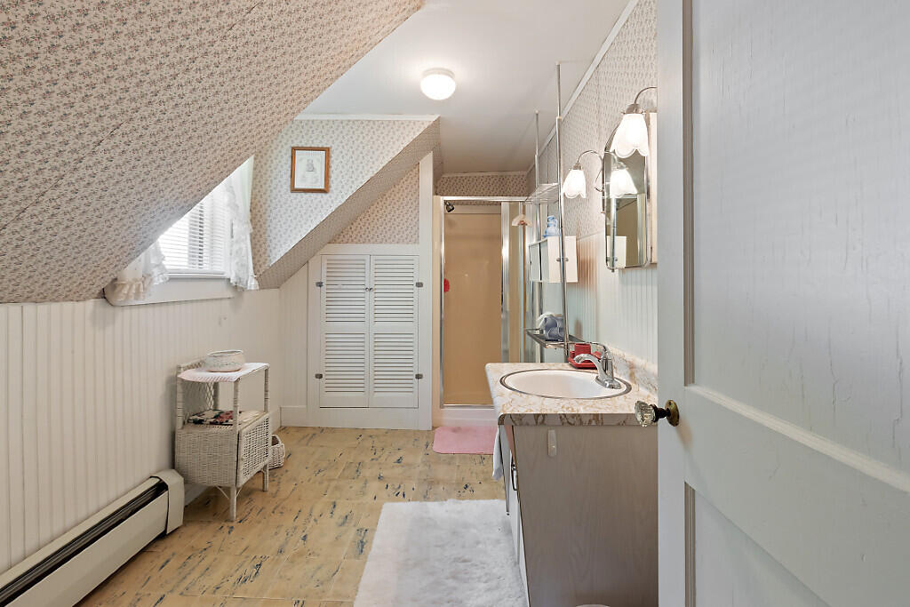 82 Quaker Hill Road Albion ME 04910